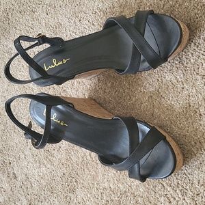 Lulus size 8 black wedges